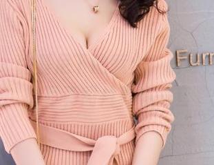 爱蜜社 – 比基尼下的惹火，萌琪琪Irene的写真图片真有一套