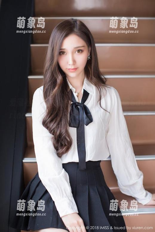 爱蜜社 - 不可思议的美图更新，许诺Sabrina的黑丝美腿，把我心中的小鹿撞得稀巴烂。