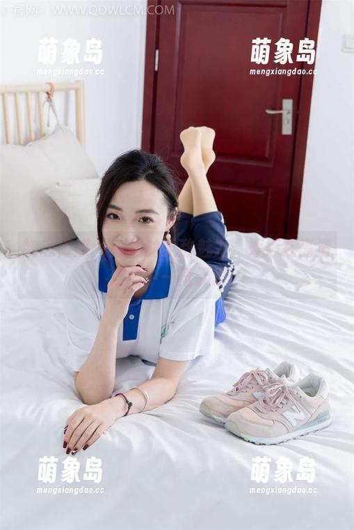 物恋传媒 - 丝袜的无敌魅力，婷婷在高清作品中一览无遗！