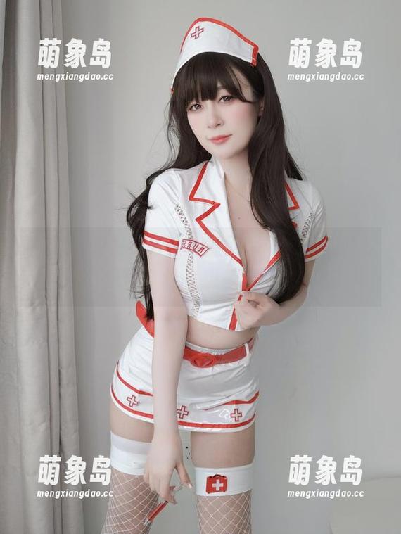 白银81短发小护士，原图写真集里的轻松氛围，让人想多看几眼