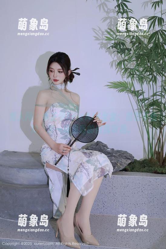 秀人网 - 卓芷伊EricAJK全套：原图不怕冷，来一场温暖的自我审视。