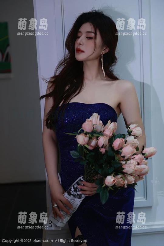 秀人网 - 大美媚京的高清户外画面，一路走来，好像有所捕捉？