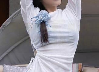秀人网 – 最新写真线索：娜比棉袜发光了，是我眼花了，还是她太耀眼？