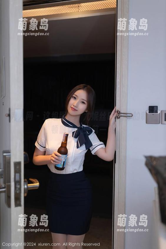 秀人网 - 这组图片，尤妮丝Egg穿的制服，顿时让人眼前一亮。