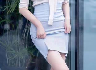 秀人网 – 照片中的李丽莎，与护士的身份碰撞出意外火花