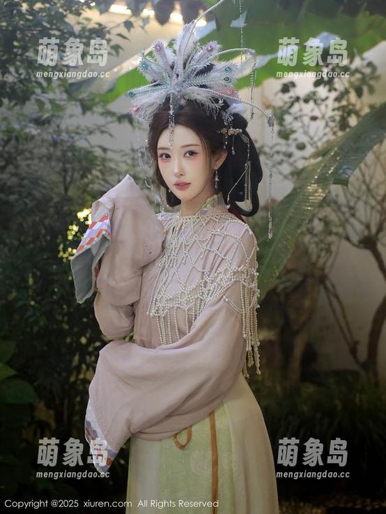 秀人网 - 户外拍摄的香澄在东京，私拍的每一张都像是把自然也给“伪装”了，图包的风景不一般。