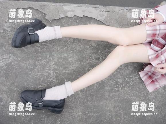 紧急企划 - 樱樱樱可的丝袜，明明叫作品，却总让我想瞄一下图里的细节。