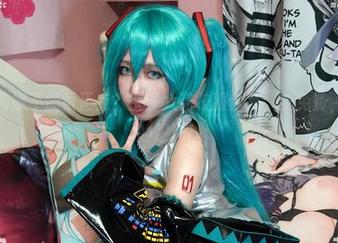 谁说绞肉姬不能很正点？宝多六花校服合集，全免费，刷爆你的眼球！