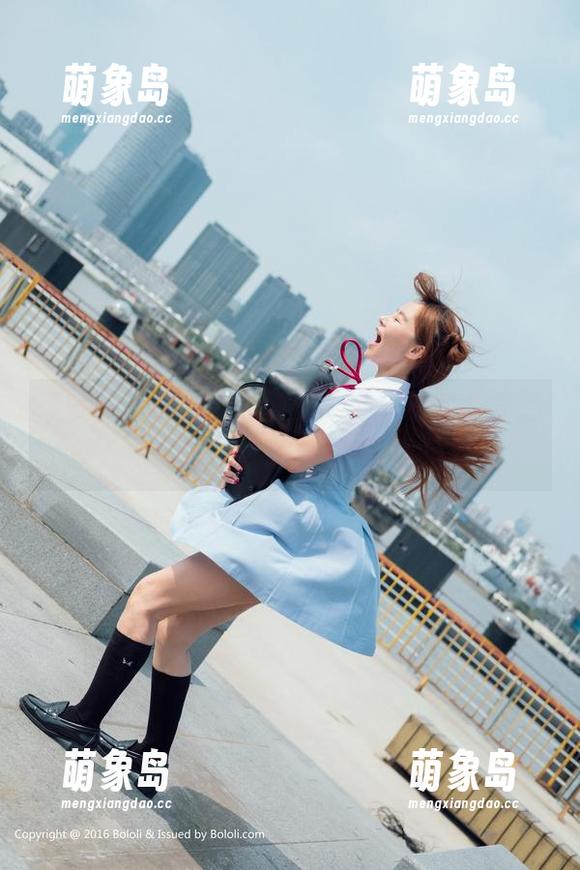 菠萝社 - 先别走，夏美酱的这部免费作品涨姿势——专注美腿时间。