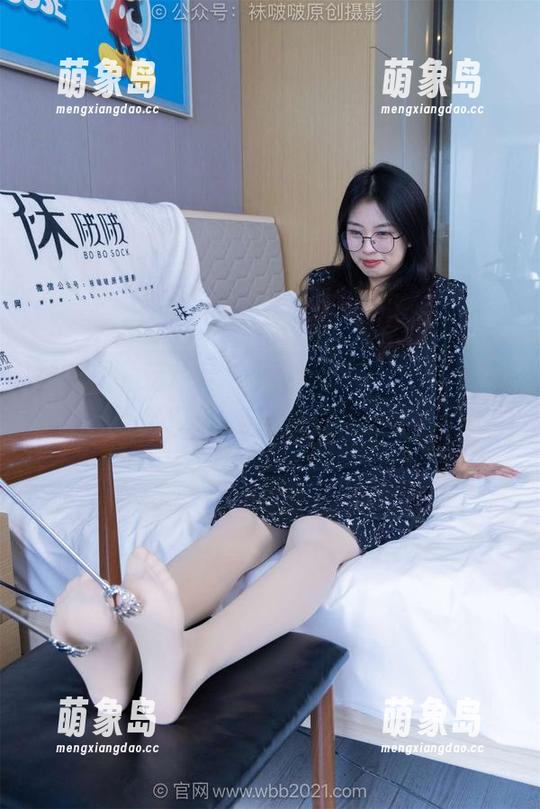 袜啵啵-小沫 袜啵啵 - 运动鞋与小沫,在美图的舞台上尽情释放,让脚步动起来!