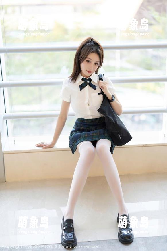 语画界 - Angela小热巴私房合集，那条玫瑰金吊裙真让我脑袋一懵…