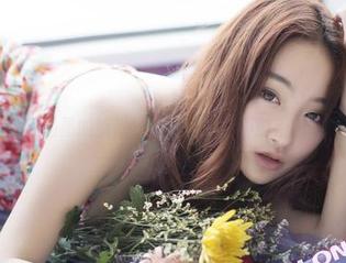 轰趴猫 – 又见晶晶的新婚纱作品集，能不能动一动也算更新？