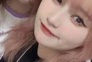 作品中的柏崎星奈，果然是给人一种心虚的小刺激，快点分享闪月半的图包吧！