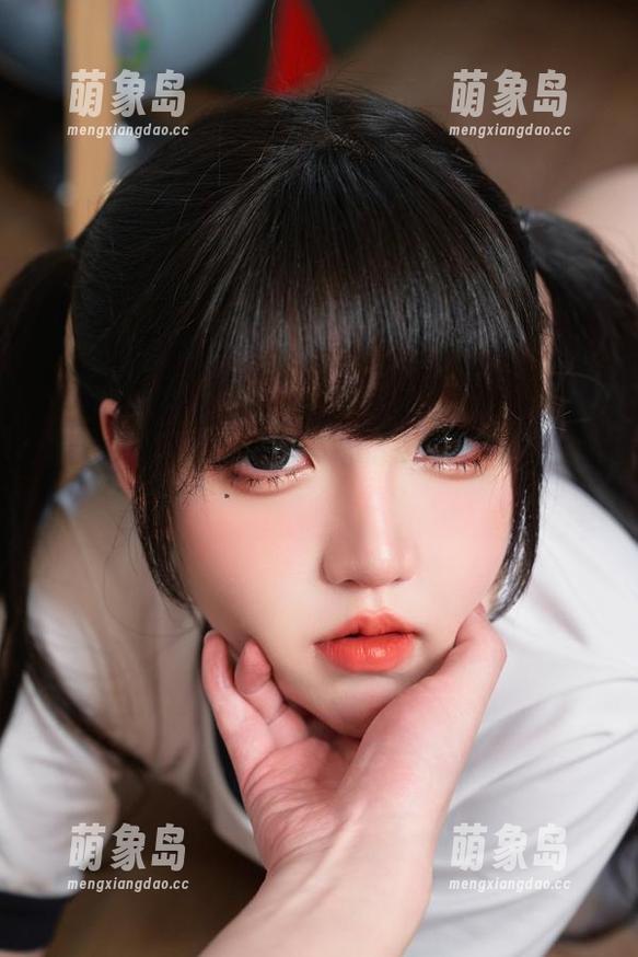 壁纸集里藏着阿薰kaOri的黑兽精灵写真，像是被人偷偷喂了一颗糖。
