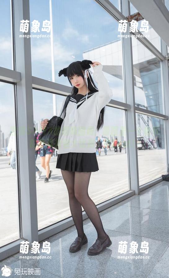 雪琪SAMA的趣味图册：原图里一个秘书的奇异妆容大比拼，你best！
