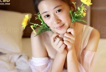 青豆客 – 见过Ann尤美的自拍原图么？那是一种‘自信爆棚’的表现！
