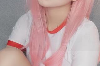 随手一拍，黑猫猫ovo与丝袜写真轻松“下载”，意想不到的馥郁气息。